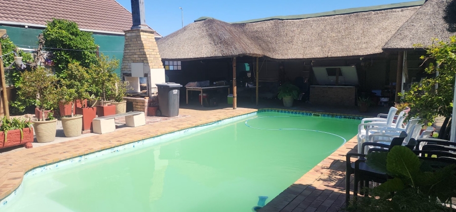 4 Bedroom Property for Sale in Strandfontein Village Western Cape